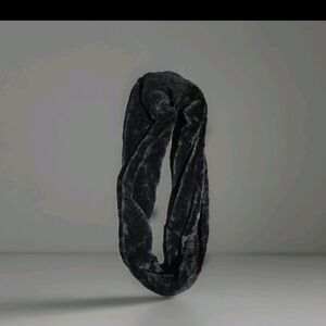 Plush Faux Fur Infinity Scarf — Black